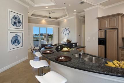 Olde Marco Island Inn Penthouse Soleil - Marco Island, Florida