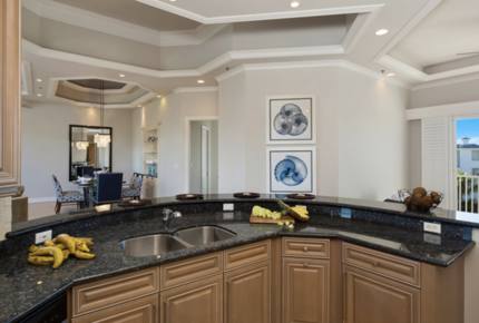 Olde Marco Island Inn Penthouse Soleil - Marco Island, Florida