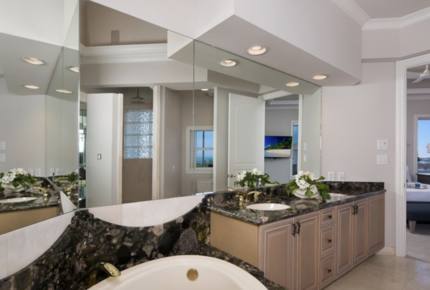 Olde Marco Island Inn Penthouse Soleil - Marco Island, Florida