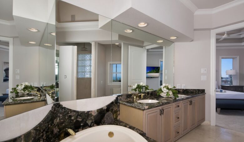 Olde Marco Island Inn Penthouse Soleil - Marco Island, Florida