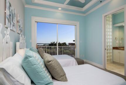 Olde Marco Island Inn Penthouse Soleil - Marco Island, Florida