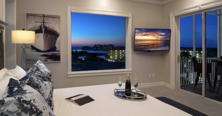 Olde Marco Island Inn Penthouse Soleil - Marco Island, Florida