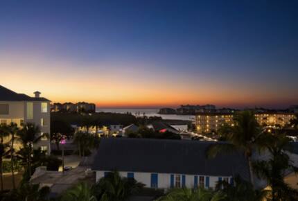 Olde Marco Island Inn Penthouse Soleil - Marco Island, Florida