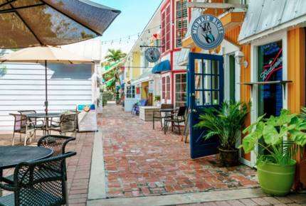 Olde Marco Island Inn Penthouse Soleil - Marco Island, Florida
