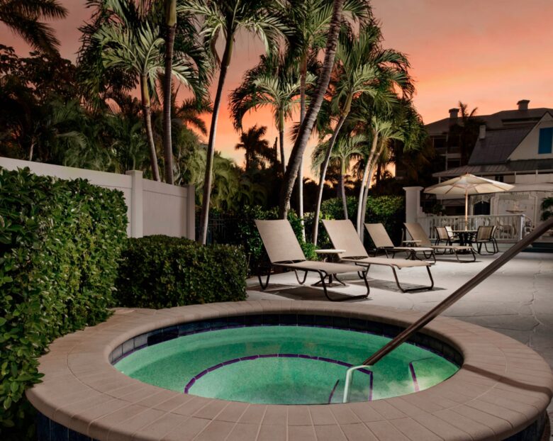 Olde Marco Island Inn Penthouse Soleil - Marco Island, Florida