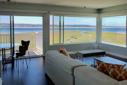 Crown Point Residence- Pacific Beach - San Diego, California