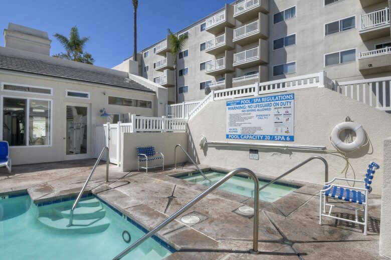 Crown Point Residence- Pacific Beach - San Diego, California