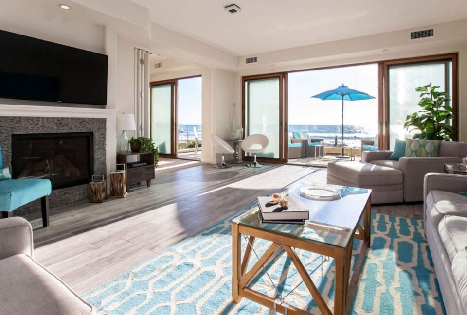 The Seahorse Oceanfront Villa - Oceanside, California