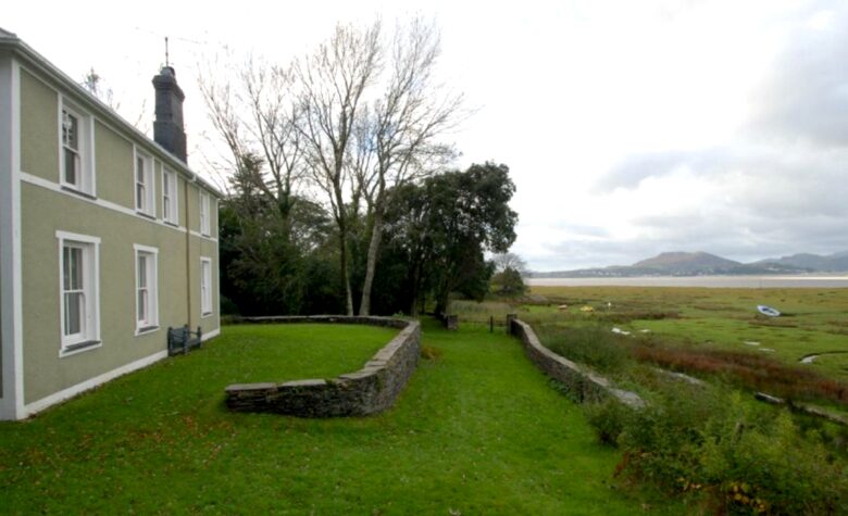 Historic Welsh Coastal Flat - Portmeirion, United Kingdom