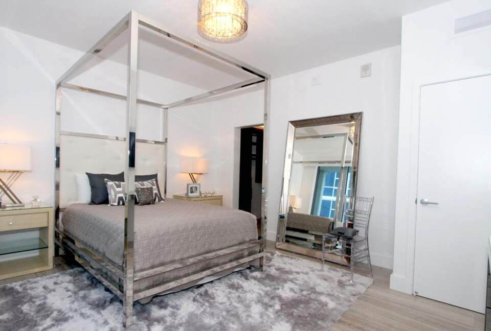 Chic Carillon Miami Beach Townhome - Miami Beach, Florida