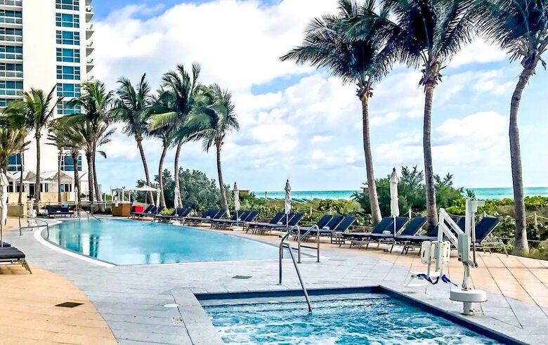 Ocean View Carillon Luxury Wellness Resort - Miami Beach, Florida