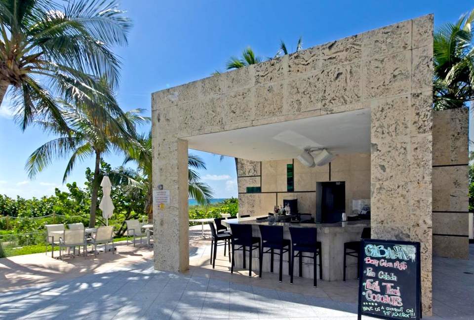 Ocean View Carillon Luxury Wellness Resort - Miami Beach, Florida