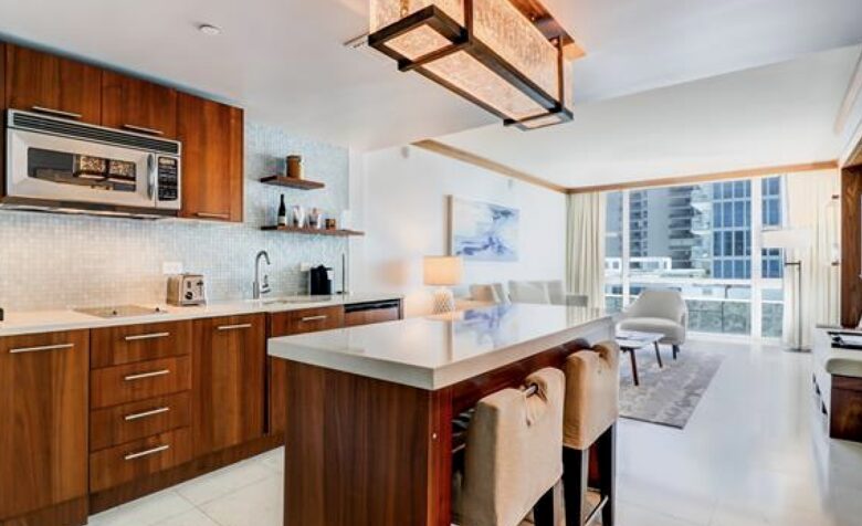 Ocean View Carillon Luxury Wellness Resort - Miami Beach, Florida