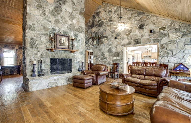 The Lodge at the Orchard - 30 Minutes to Fort Worth! - Azle, Texas