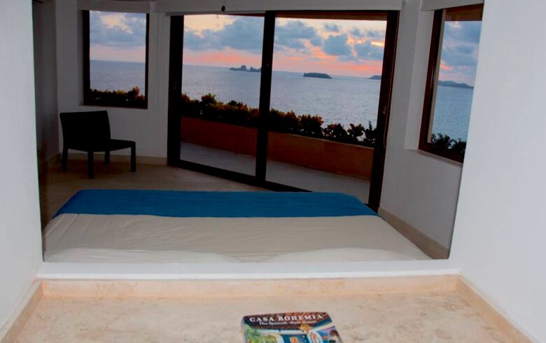 Pacific Paradise - Ixtapa de Azueta, Mexico