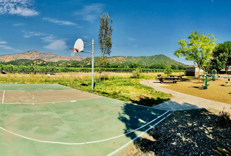 Beauty in the Heart of Wine Country! - Yountville, California