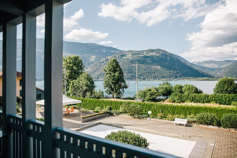 Home on Lake Thun - Daerlingen, Switzerland