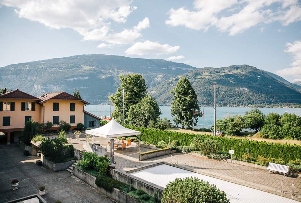 Home on Lake Thun - Daerlingen, Switzerland