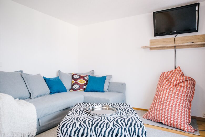 Home on Lake Thun - Daerlingen, Switzerland