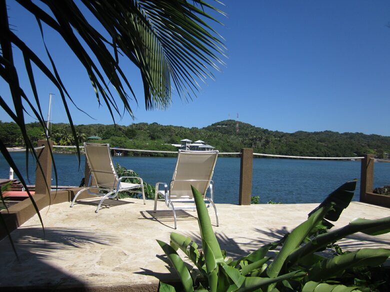 Luxury Waterfront in the West End - West End, Honduras