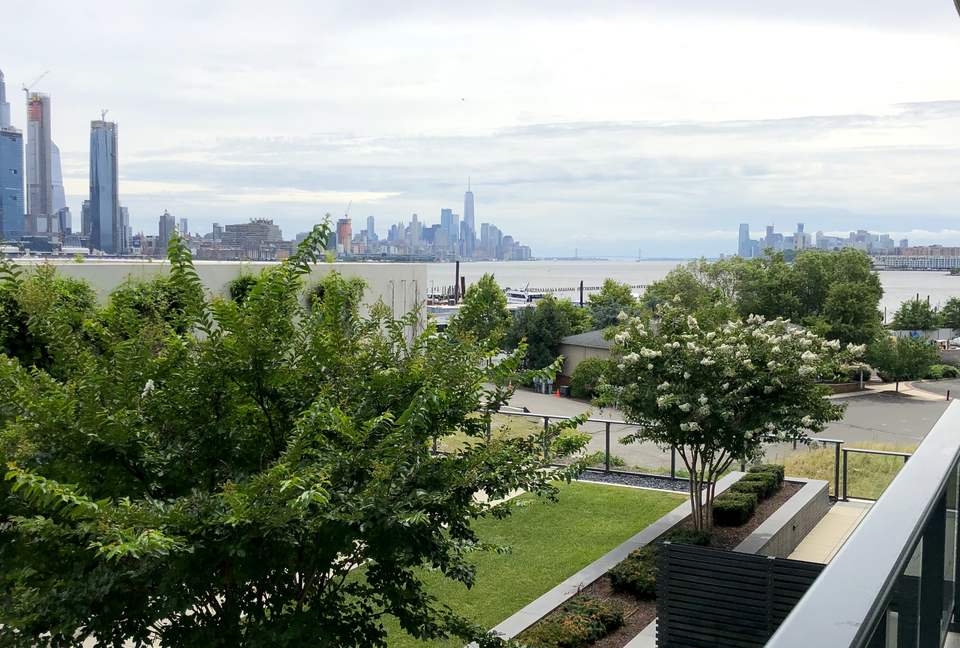 Million Dollar Manhattan View - Short Ferry to Manhattan! - Weehawken, New Jersey