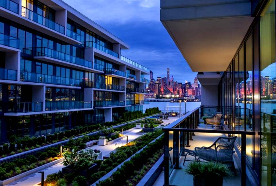 Million Dollar Manhattan View - Short Ferry to Manhattan! - Weehawken, New Jersey