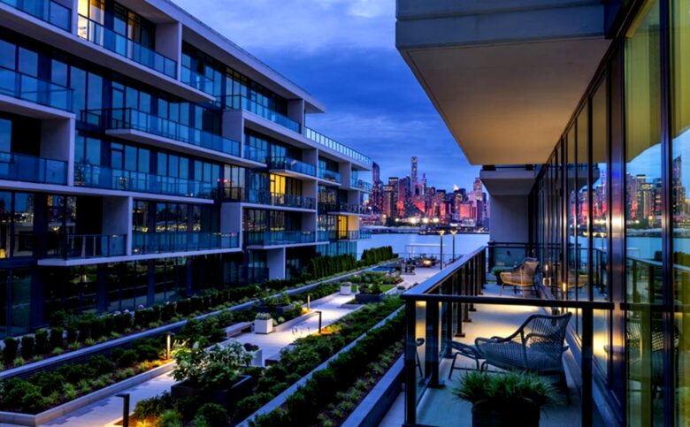 Million Dollar Manhattan View - Short Ferry to Manhattan! - Weehawken, New Jersey