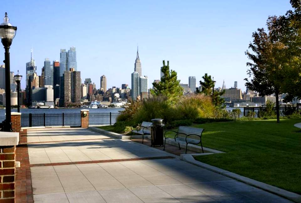 Million Dollar Manhattan View - Short Ferry to Manhattan! - Weehawken, New Jersey