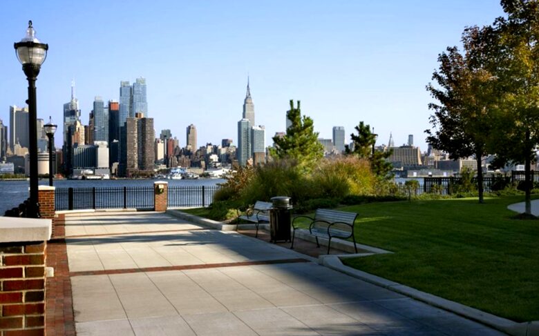 Million Dollar Manhattan View - Short Ferry to Manhattan! - Weehawken, New Jersey