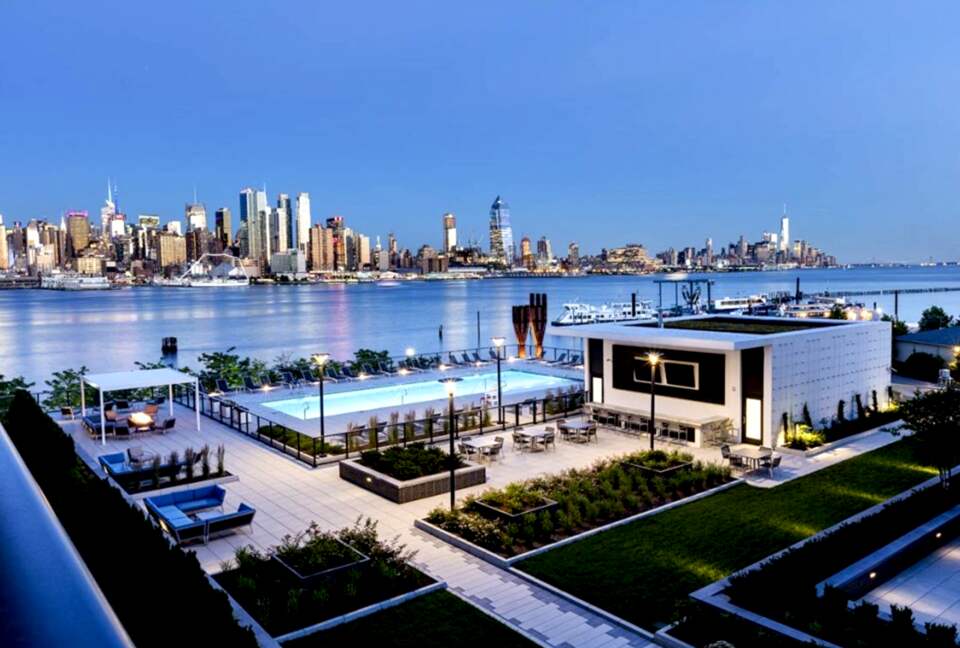 Million Dollar Manhattan View - Short Ferry to Manhattan! - Weehawken, New Jersey