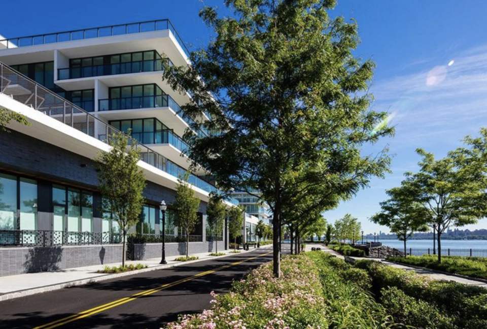 Million Dollar Manhattan View - Short Ferry to Manhattan! - Weehawken, New Jersey