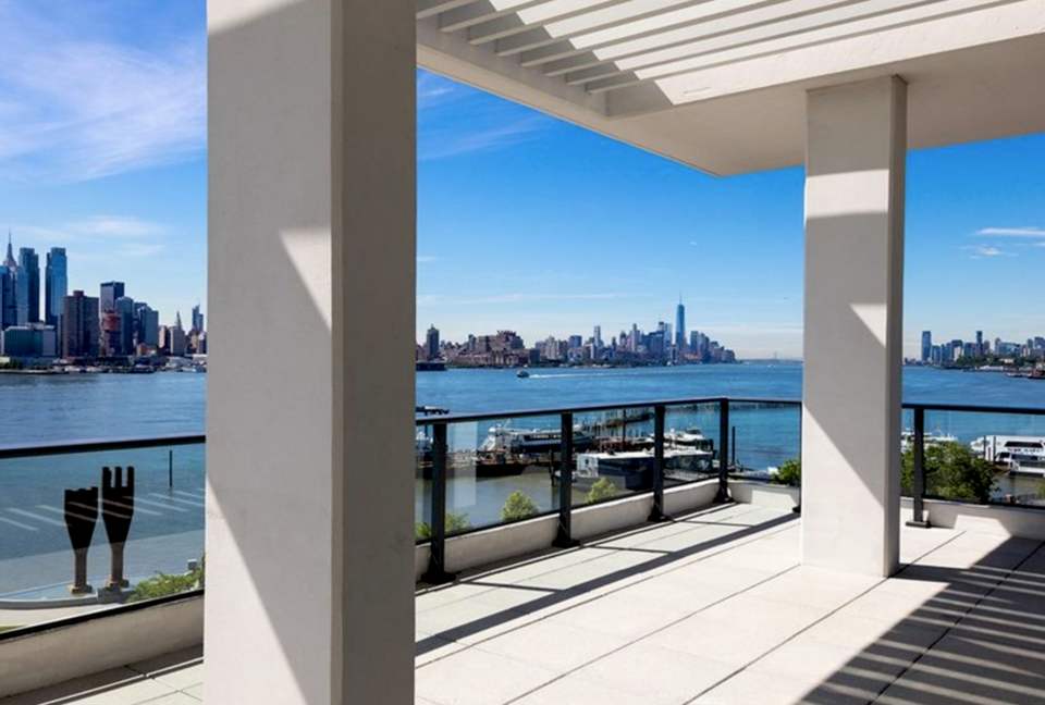 Million Dollar Manhattan View - Short Ferry to Manhattan! - Weehawken, New Jersey