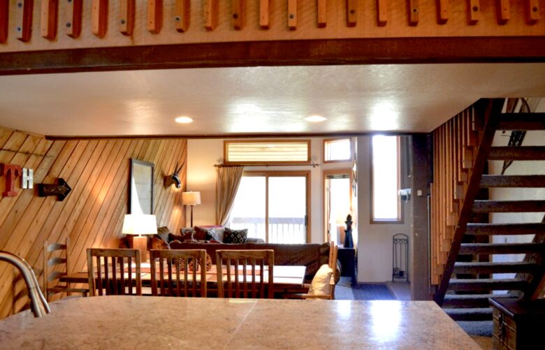 Luxurious Creek Front Oasis - Mammoth Lakes, California