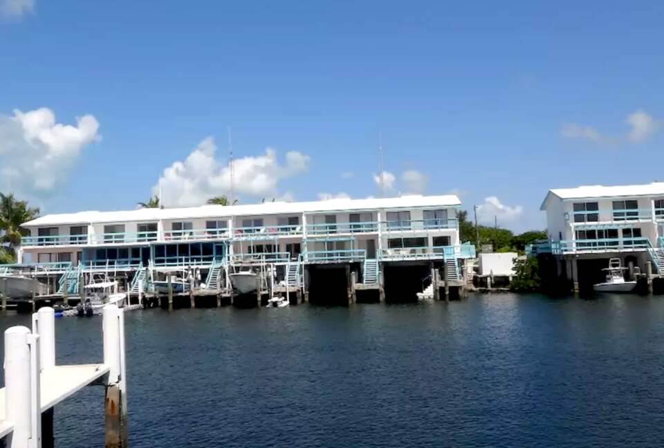 Beautiful Overwater Townhouse - Great Harbour Cay, Bahamas
