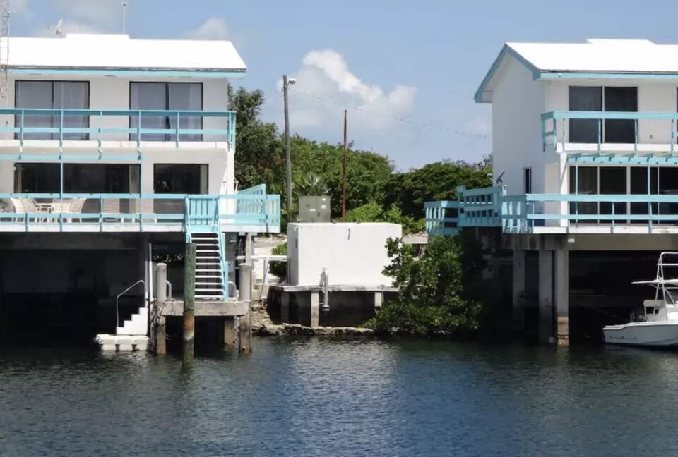 Beautiful Overwater Townhouse - Great Harbour Cay, Bahamas