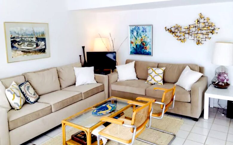 Beautiful Overwater Townhouse - Great Harbour Cay, Bahamas