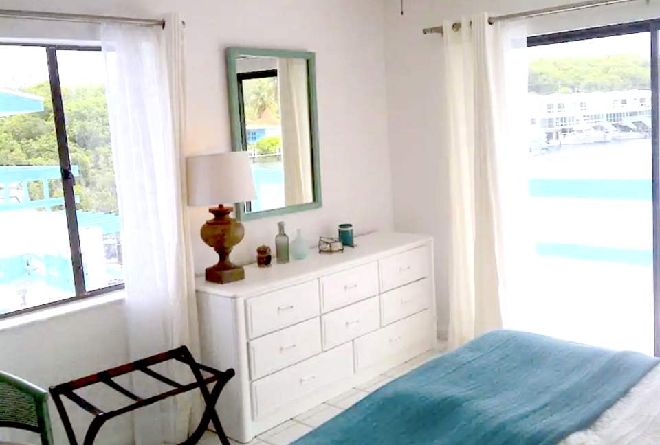 Beautiful Overwater Townhouse - Great Harbour Cay, Bahamas