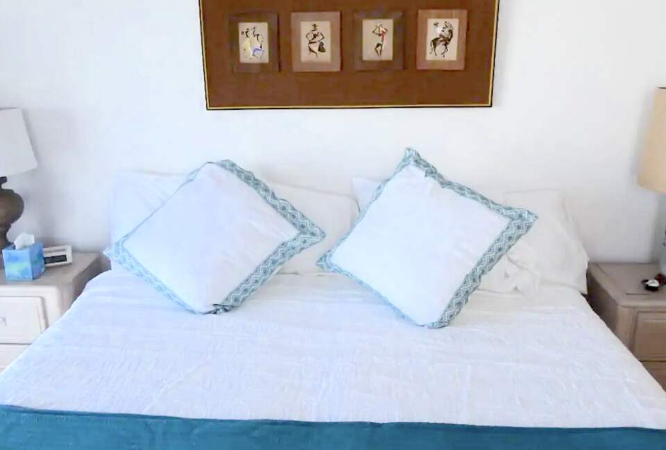 Beautiful Overwater Townhouse - Great Harbour Cay, Bahamas