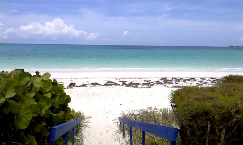 Beautiful Overwater Townhouse - Great Harbour Cay, Bahamas