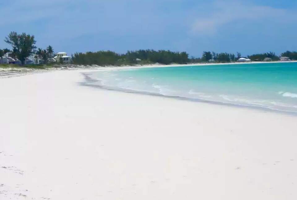 Beautiful Overwater Townhouse - Great Harbour Cay, Bahamas