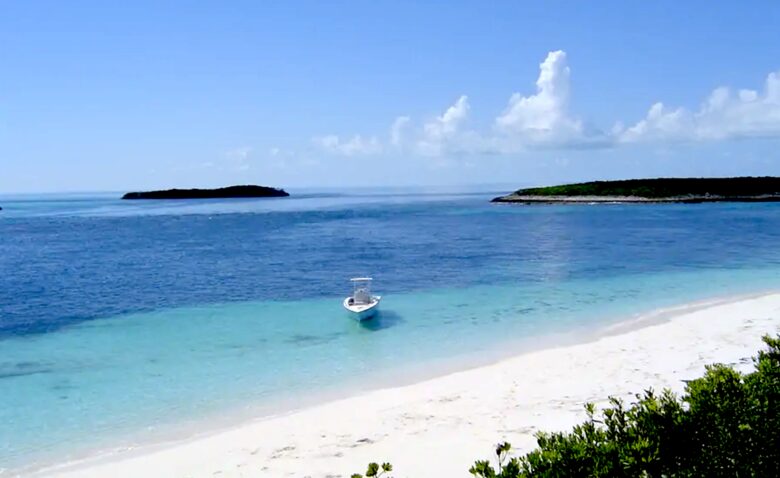 Beautiful Overwater Townhouse - Great Harbour Cay, Bahamas