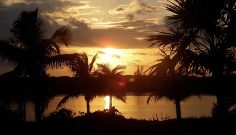 Beautiful Overwater Townhouse - Great Harbour Cay, Bahamas