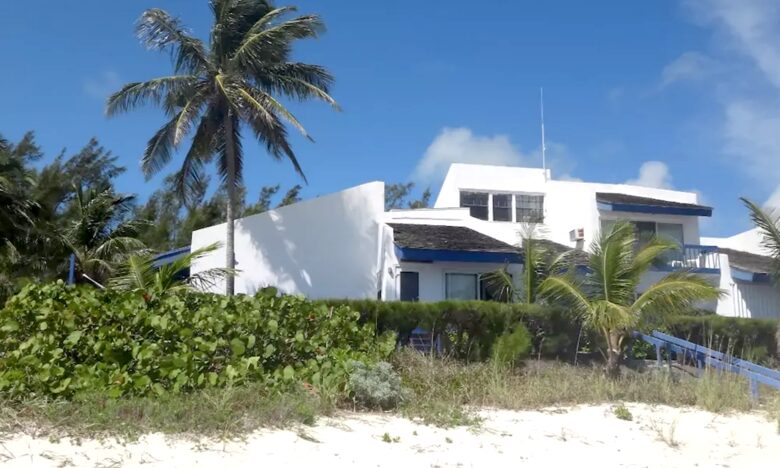 Beautiful Beachfront Double Villa - Great Harbour Cay, Bahamas
