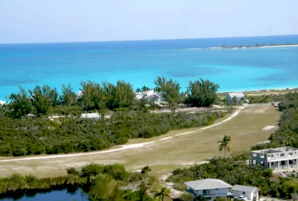 Beautiful Beachfront Double Villa - Great Harbour Cay, Bahamas