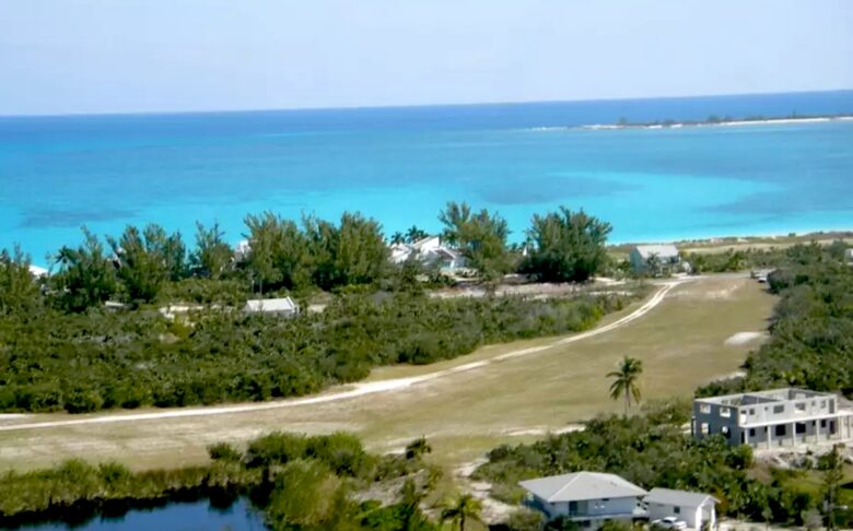 Beautiful Beachfront Double Villa - Great Harbour Cay, Bahamas