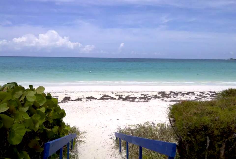 Beautiful Beachfront Double Villa - Great Harbour Cay, Bahamas