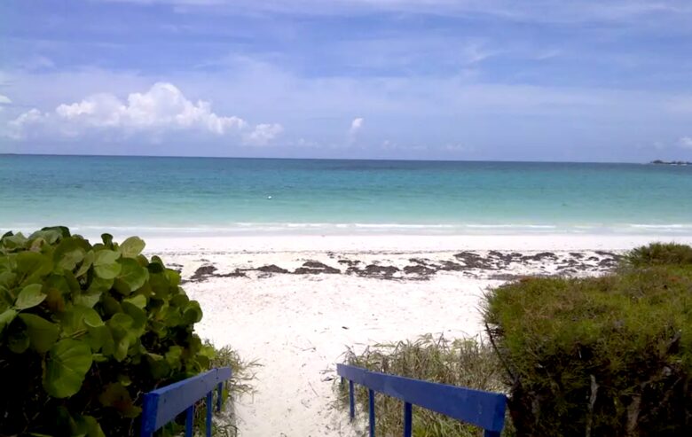 Beautiful Beachfront Double Villa - Great Harbour Cay, Bahamas