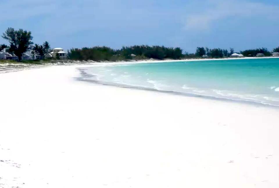 Beautiful Beachfront Double Villa - Great Harbour Cay, Bahamas