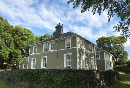 Historic Welsh Coastal Flat - Portmeirion, United Kingdom