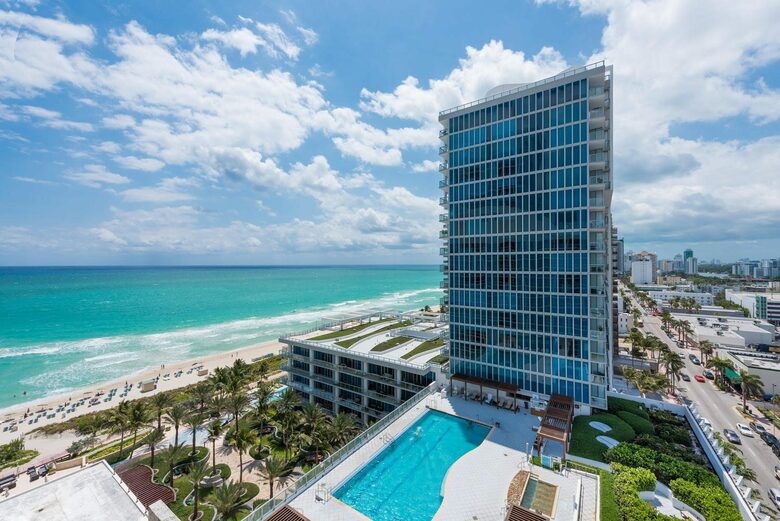 Ocean View Carillon Luxury Wellness Resort - Miami Beach, Florida